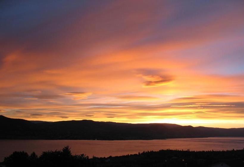 Above Naramata Bed & Breakfast