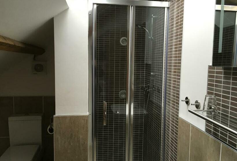 فندق صغير Kings Head