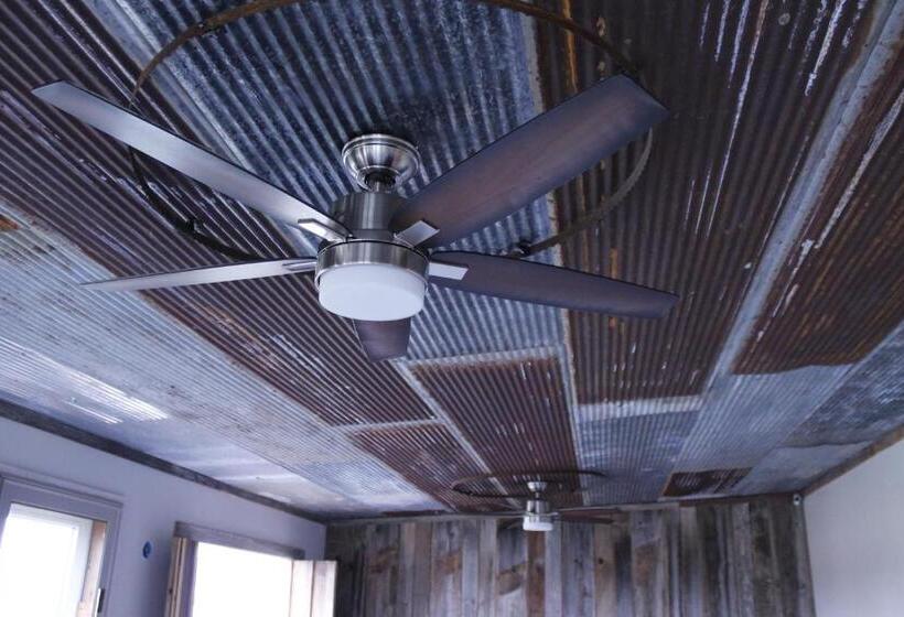 فندق صغير The Barnwood Inn