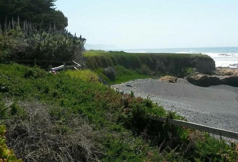 فندق صغير The Oceanfront Inn