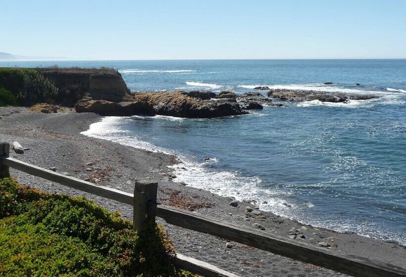 فندق صغير The Oceanfront Inn