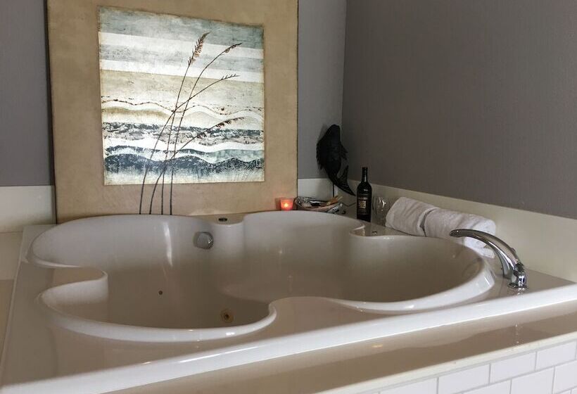 فندق صغير The Oceanfront Inn