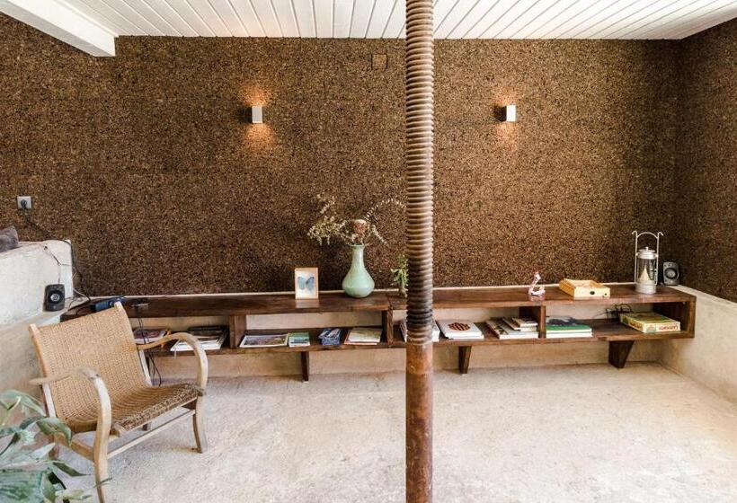 צימר Cavalo De Madeira