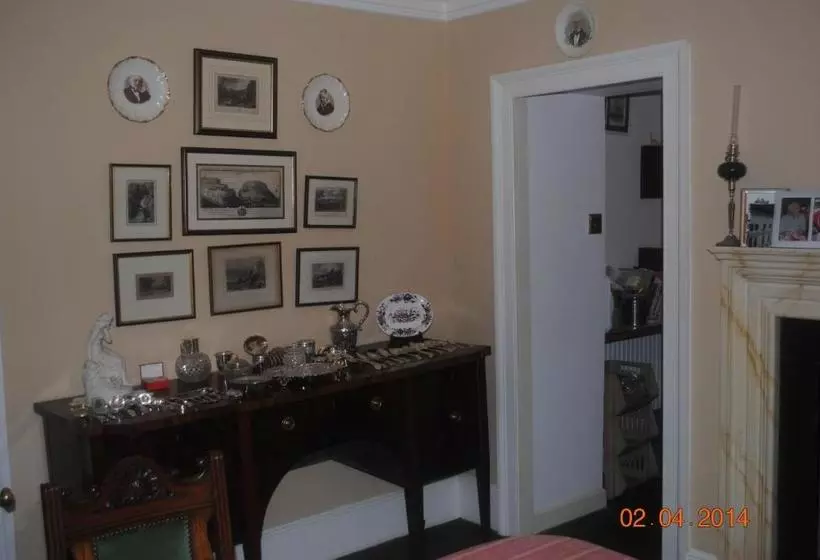 Bed and Breakfast Elmfield