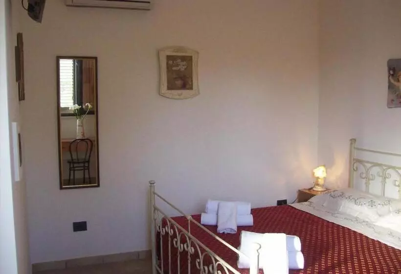 Aamiaismajoitus (B&B) Otranto Le Sancinare