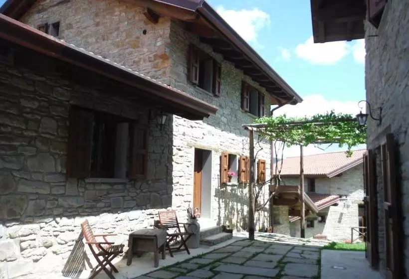 Hotelli Agriturismo Ca  De  Magnani