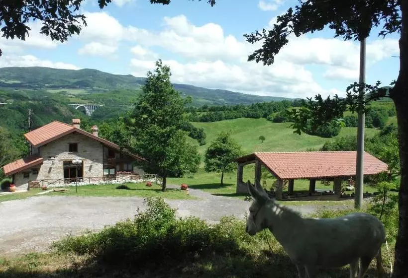 Hotelli Agriturismo Ca  De  Magnani