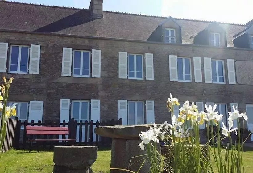 Hotelli La Roche Du Marais