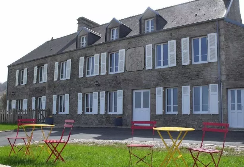 Hotelli La Roche Du Marais