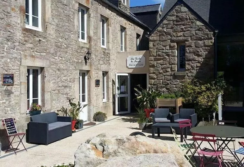 Hotelli La Roche Du Marais