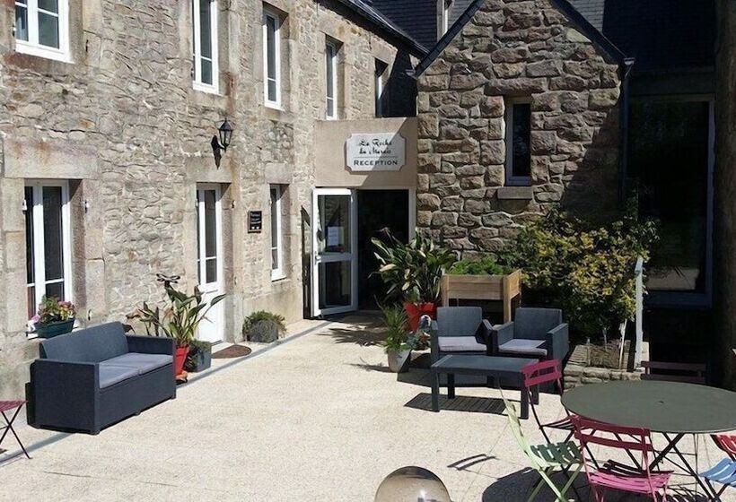 Отель La Roche Du Marais