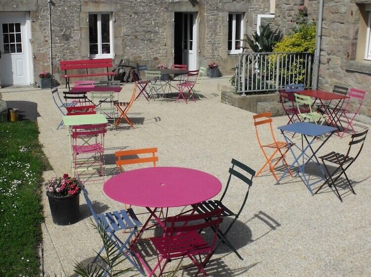 Отель La Roche Du Marais