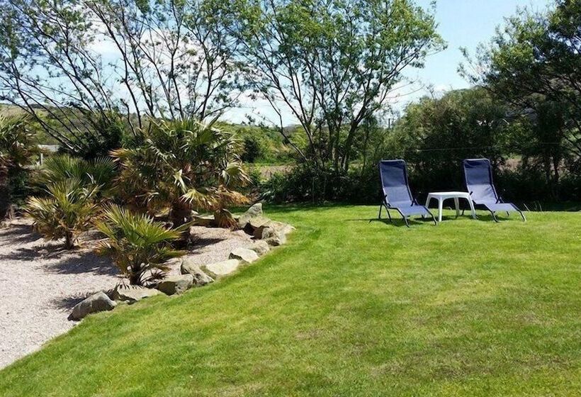 Отель La Roche Du Marais