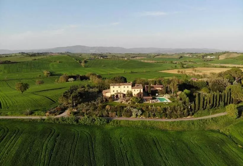 ホテル Poggio Martino