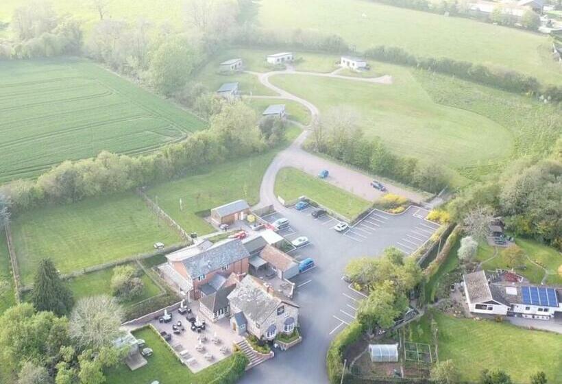 Отель The Baiting House