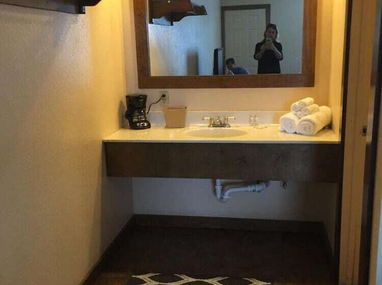 汽车旅馆  Gators Inn On The Bayou