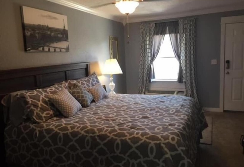 汽车旅馆  Gators Inn On The Bayou