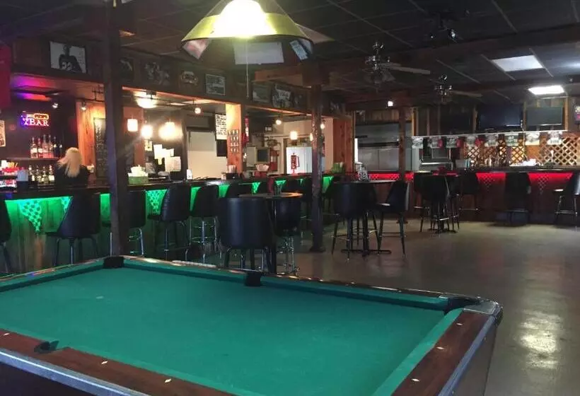 Motelli Gators Inn On The Bayou