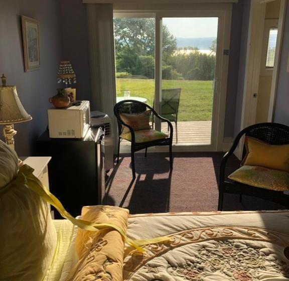 מוטל Savannah House Wine Country Inn & Cottages