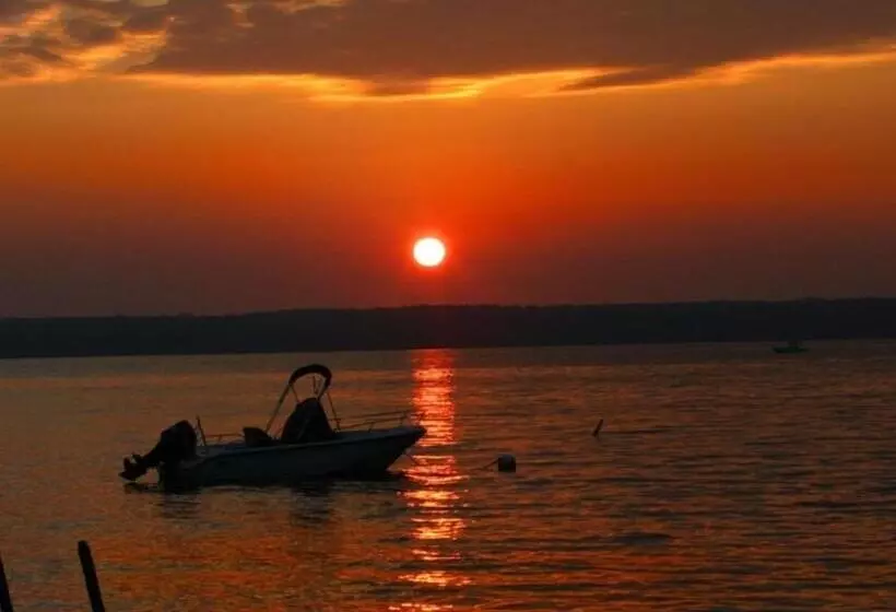 Motelli Savannah House Wine Country Inn & Cottages