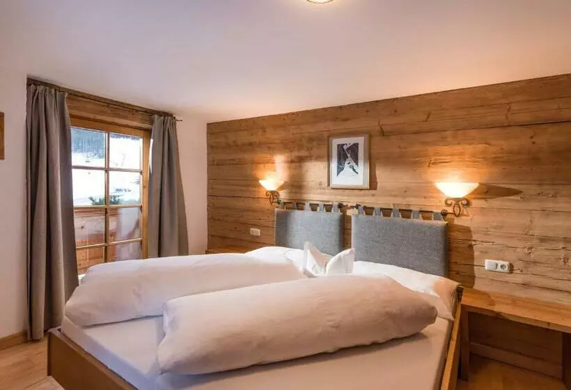 ペンション Ferienwohnungen Gästehaus Altginzling