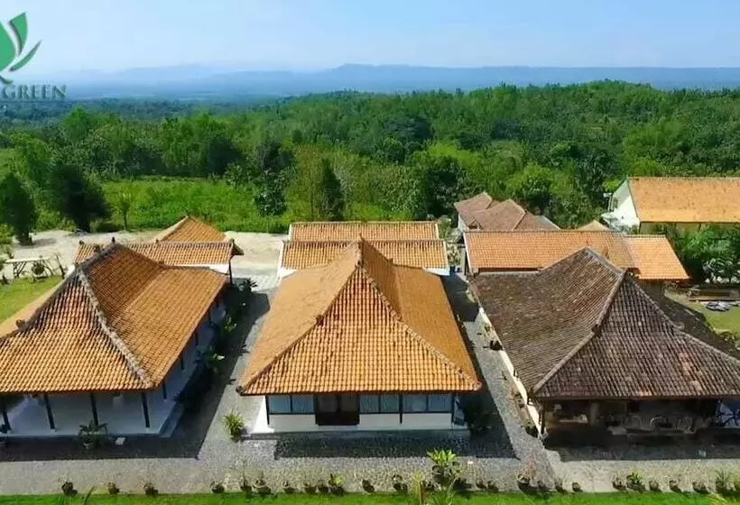 Aamiaismajoitus (B&B) Azana Green Resort Pracimantoro