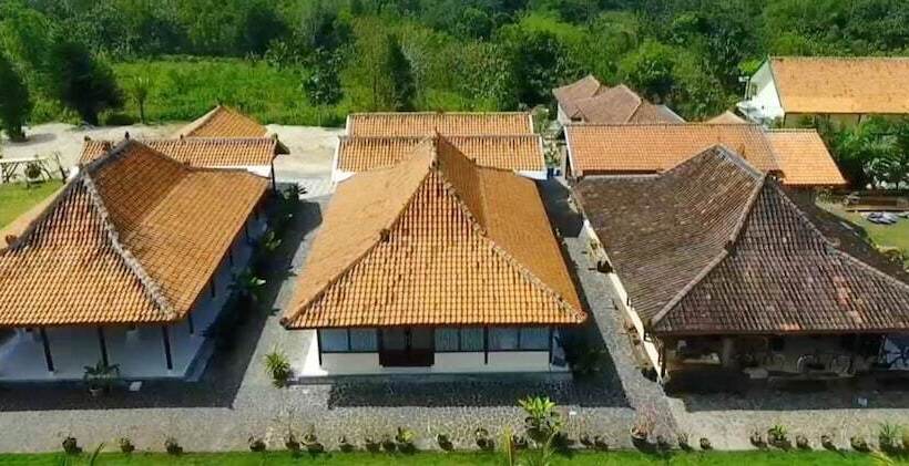 Bed and Breakfast Azana Green Resort Pracimantoro