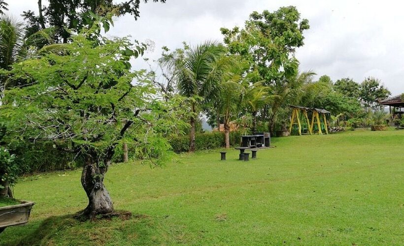 Bed and Breakfast Azana Green Resort Pracimantoro