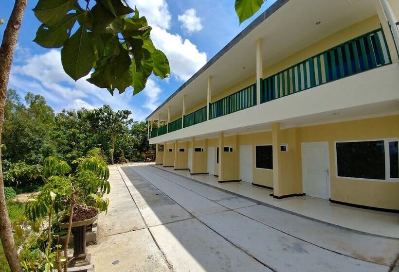 Bed and Breakfast Azana Green Resort Pracimantoro