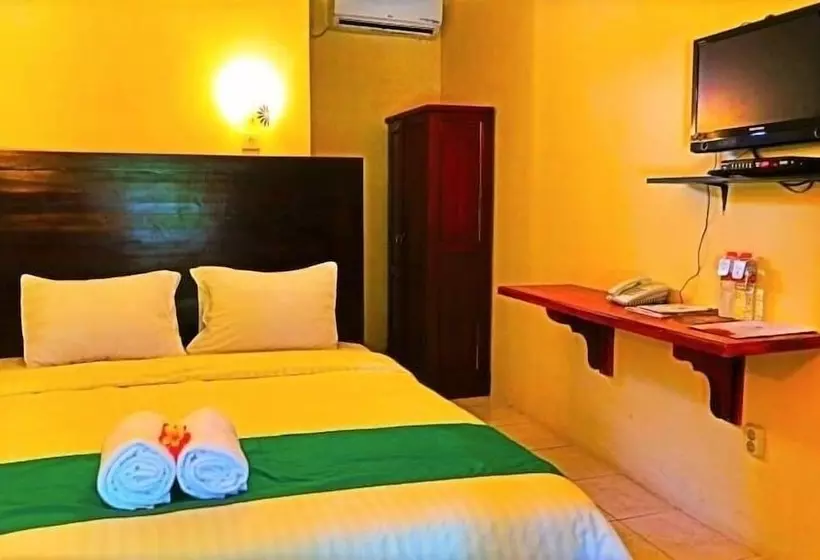 Aamiaismajoitus (B&B) Azana Green Resort Pracimantoro