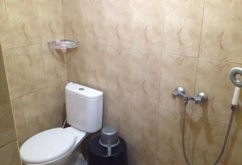 ベッドアンドブレックファースト Marry Ind Gunung Kawi Guest House Malang