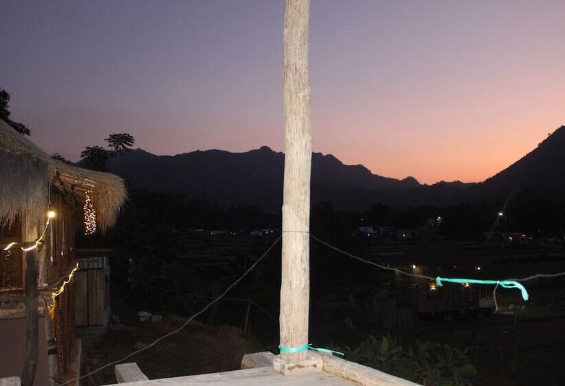 De Chicktoria Hostel And Lounge