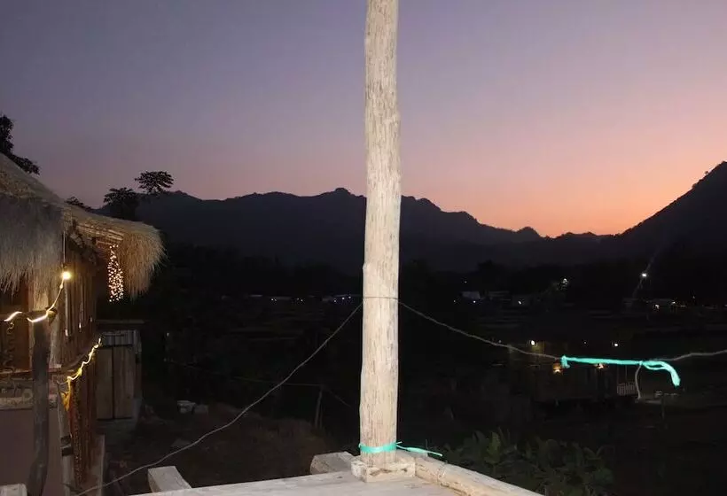 De Chicktoria Hostel And Lounge