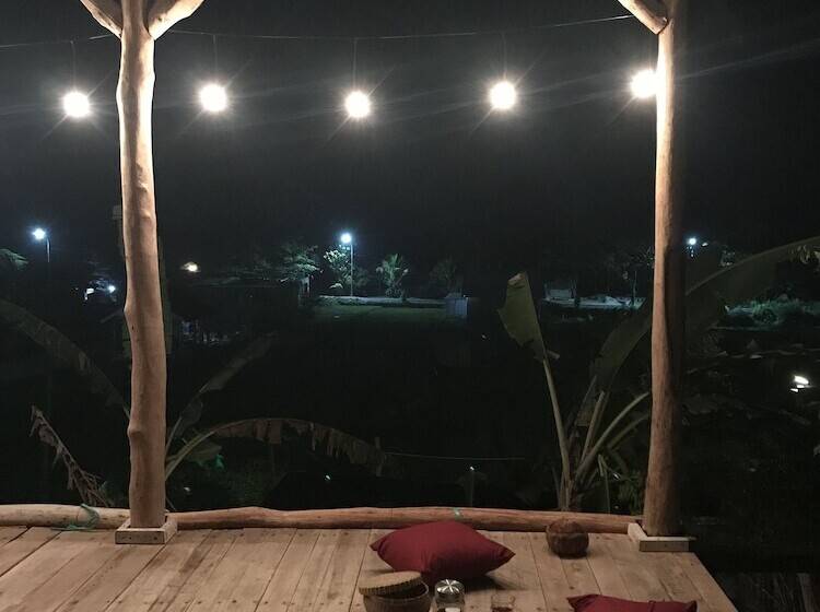 De Chicktoria Hostel And Lounge