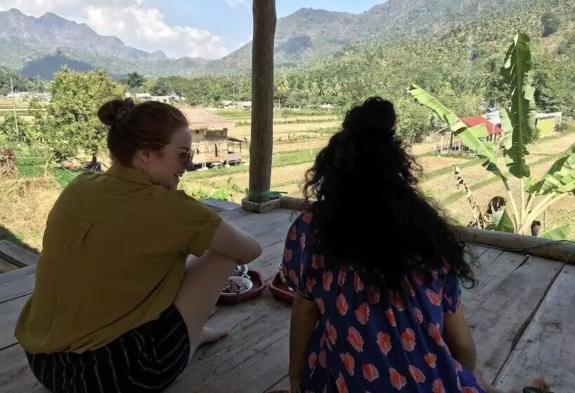 De Chicktoria Hostel And Lounge