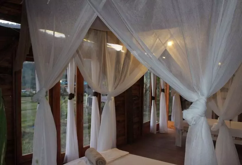 De Chicktoria Hostel And Lounge