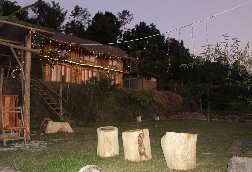 De Chicktoria Hostel And Lounge