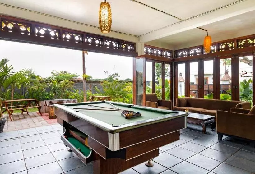 Hotelli Arton Resort & Beach Club