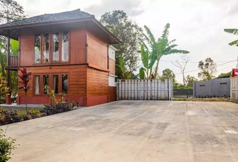 هتل Kanaka Residence By Oyo Rooms