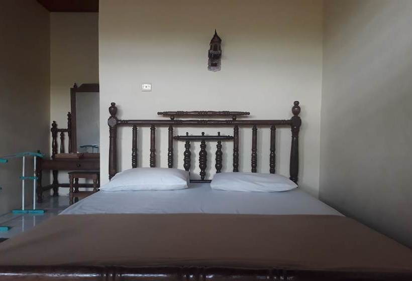 فندق صغير Bambu Hotel By Oyo Rooms