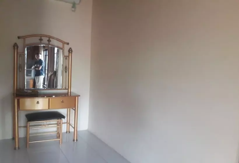 Retkeilymaja Bambu Hotel By Oyo Rooms