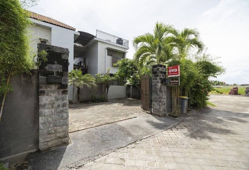 旅馆 Panen House By Oyo Rooms