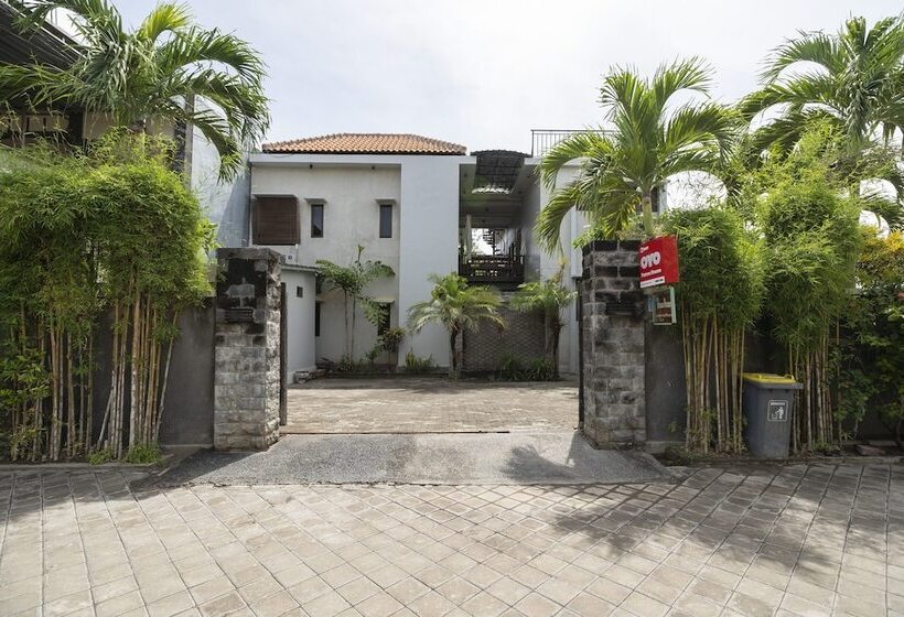 旅馆 Panen House By Oyo Rooms