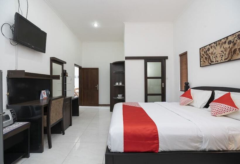 旅馆 Panen House By Oyo Rooms