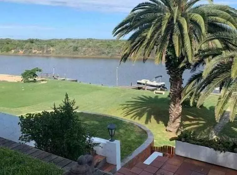 ベッドアンドブレックファースト Addo Riverside Villa