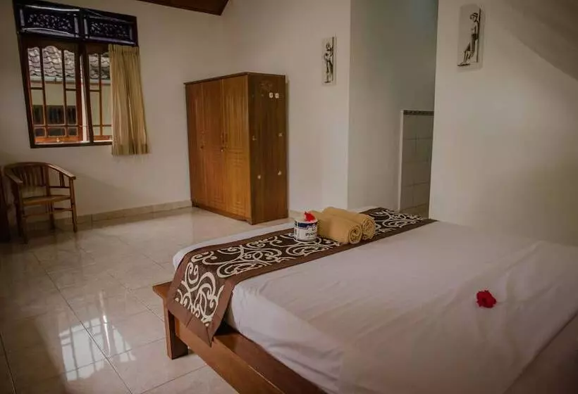 ベッドアンドブレックファースト Artha Dewata Home Stay