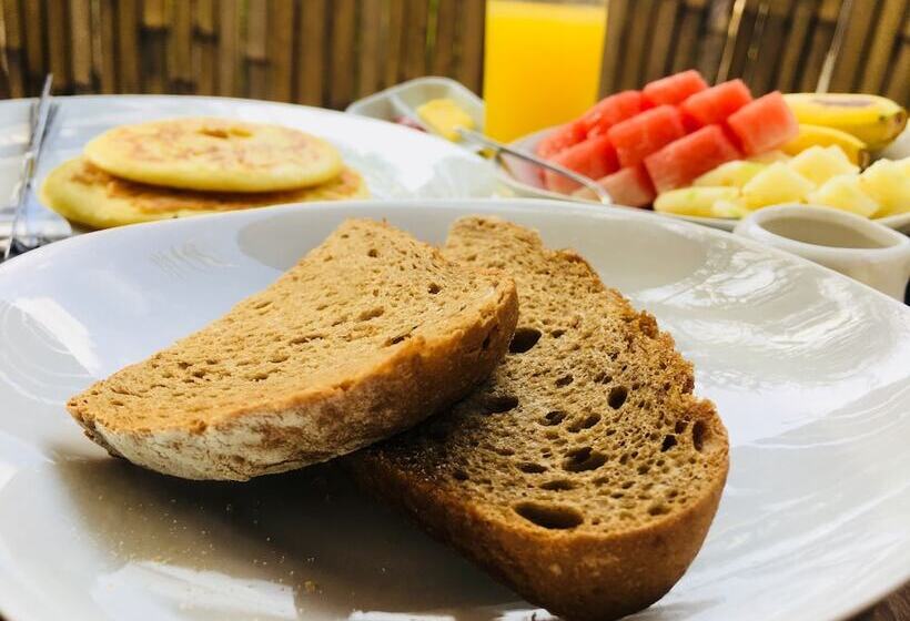 مبيت وإفطار El Homestay Bali