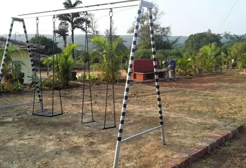 ホテル Atharv Resort