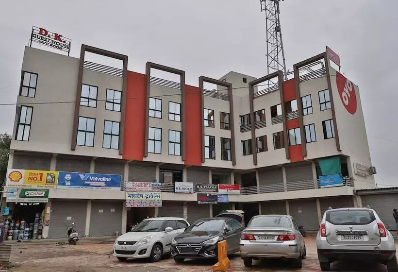 Hotelli D K Guest House By Oyo Rooms