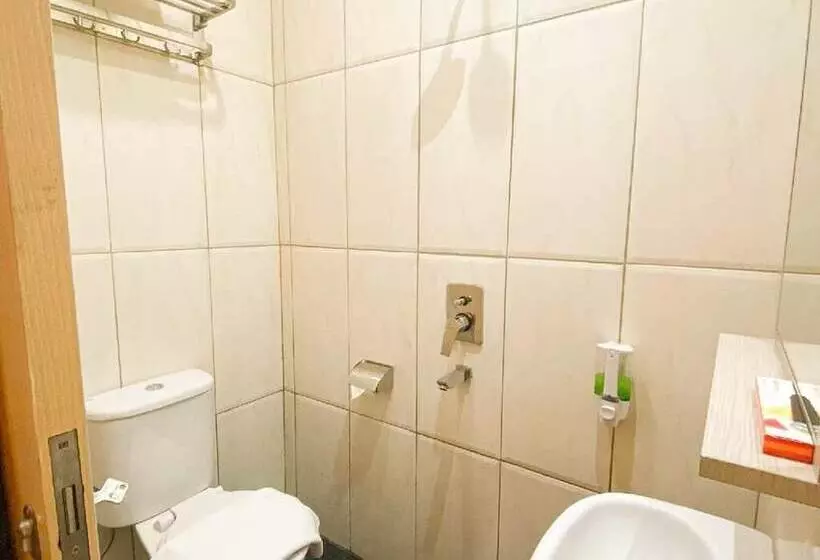 Hotelli Front One Cabin Sunter